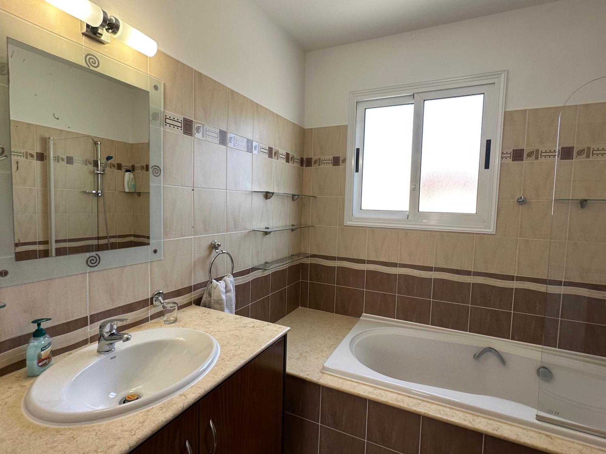 Villa Andy-350 M From The Beach Larnaca Ngoại thất bức ảnh