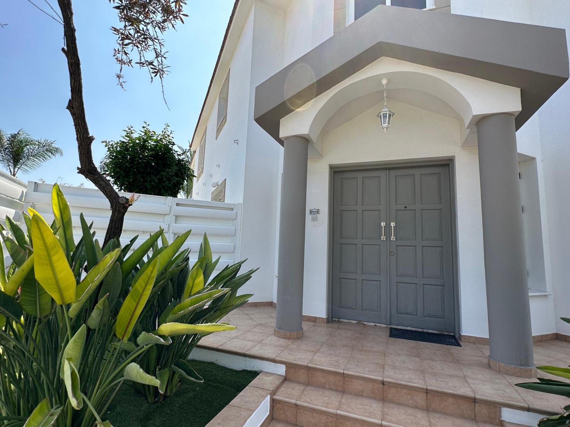 Villa Andy-350 M From The Beach Larnaca Ngoại thất bức ảnh