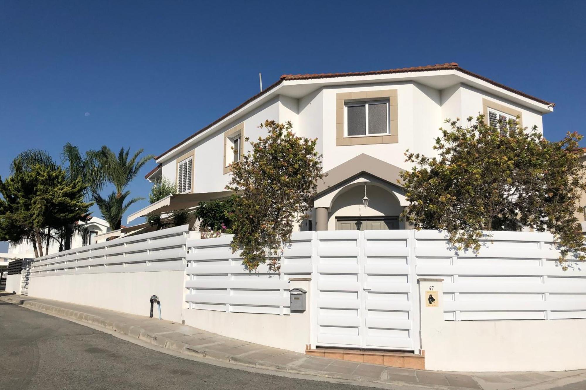 Villa Andy-350 M From The Beach Larnaca Ngoại thất bức ảnh