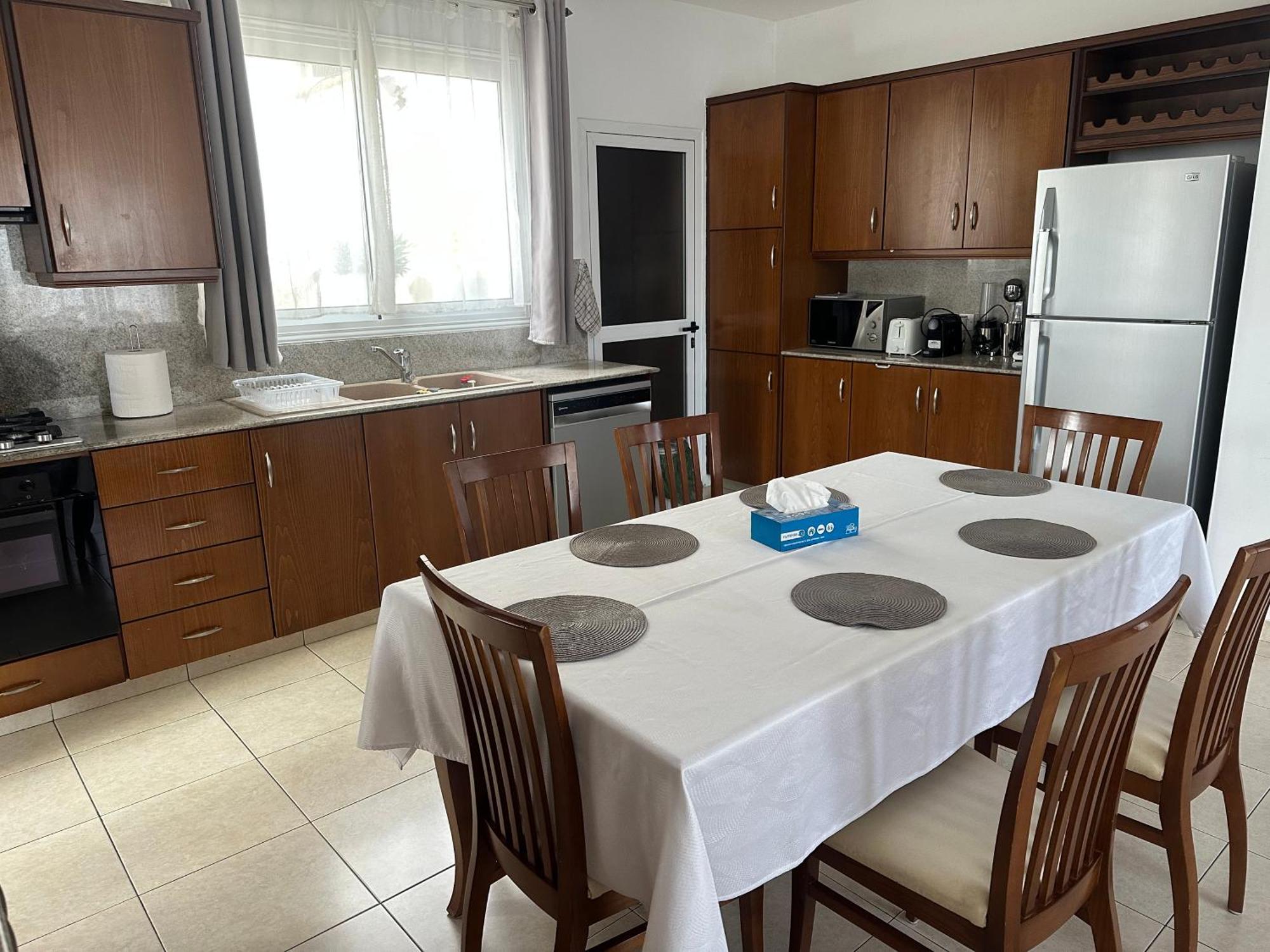 Villa Andy-350 M From The Beach Larnaca Ngoại thất bức ảnh